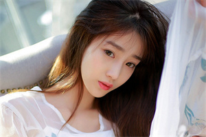 <strong>上海419论坛</strong>：Crossing through the hustle and bustle of the city, seeking the natural tranquility in Shanghai's backyard garden.