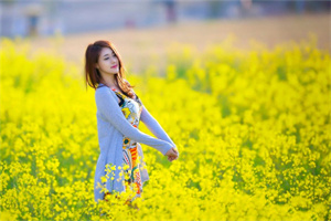 <strong>爱上海同城交友</strong>：农村集市上的热情与活力